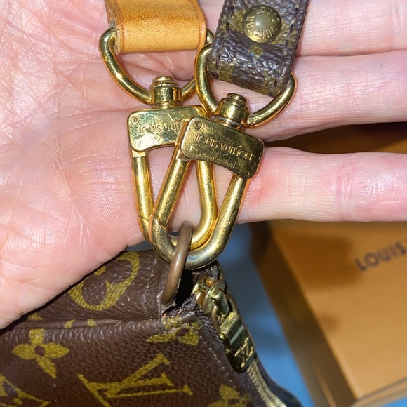 ‼️❌SOLD❌‼️🔥❤️ Louis Vuitton Iconic Monogram Pochette in EUC! Made in France - Picture 13 of 13